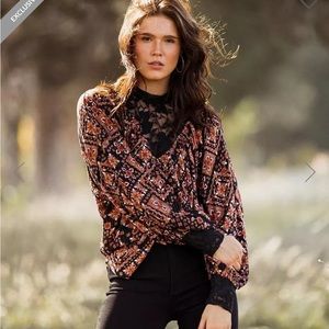 Gimmicks top from Buckle